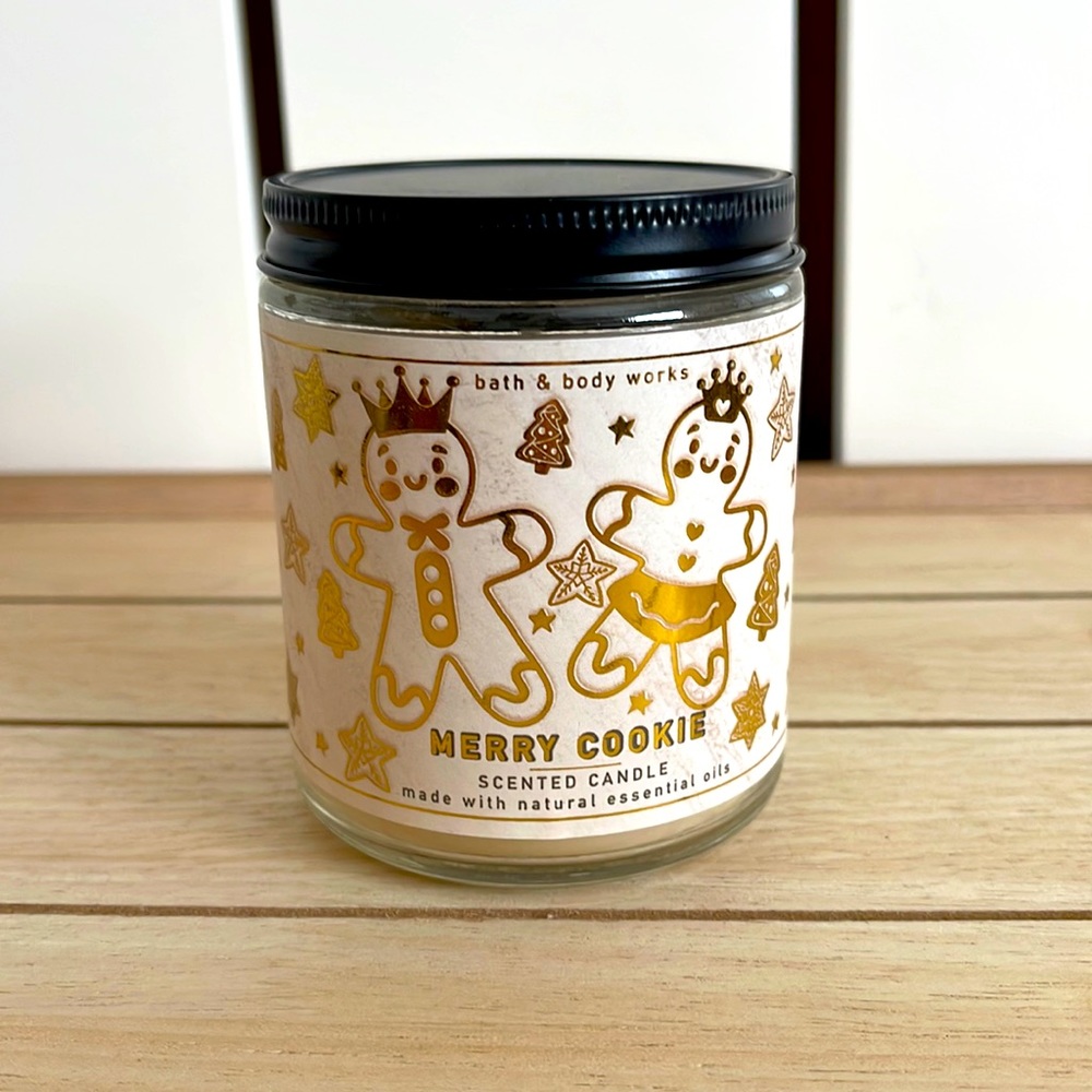 Bath & Body Works Holiday Merry Cookie Scented Candle